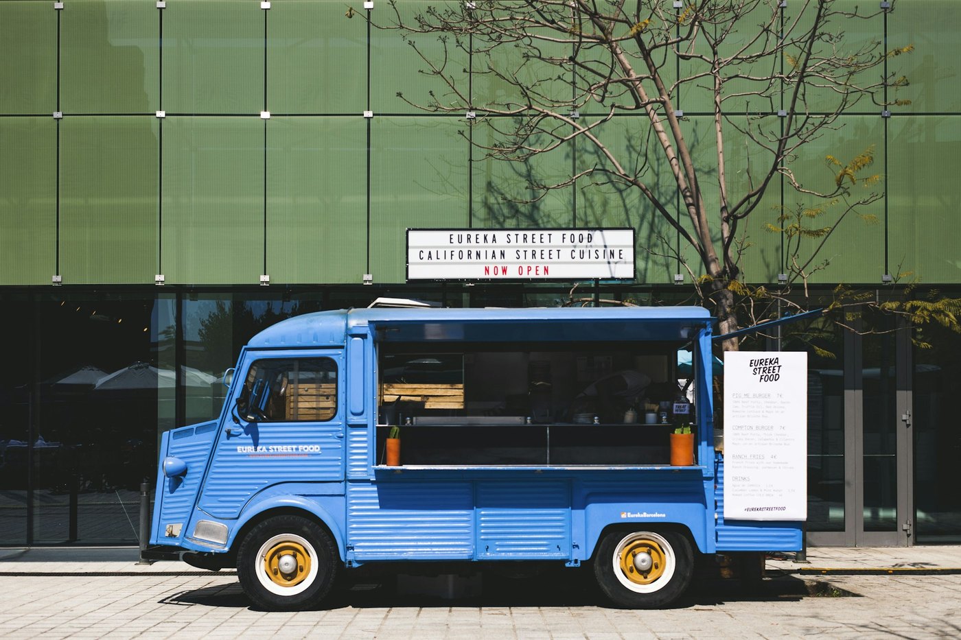 EurekaStreetFood’s blue truck in Barcelona